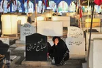 اینجا شمعی روشن است 