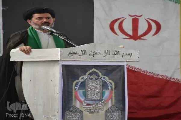 نورِ هدایتگر ولایت خاموش شدنی نیست