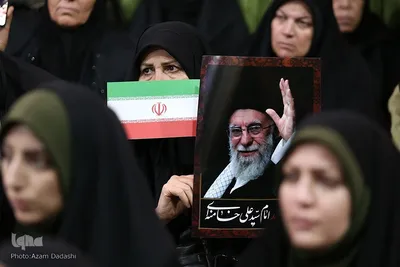 تجمع حماسی بانوان قزوینی در سوگ رهبر شهید