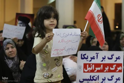 بزرگداشت شهادت سیدحسن نصرالله و عباس نیلفروشان در حرم شاهچراغ