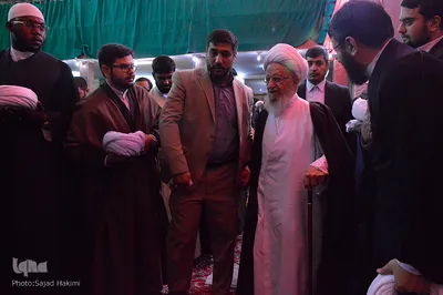 عمامه گذاری طلاب با حضور آیت الله العظمی مکارم شیرازی