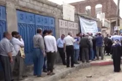 Les Yéménites distribuent le sacrifice de l'Aïd al-Adha aux Palestiniens
