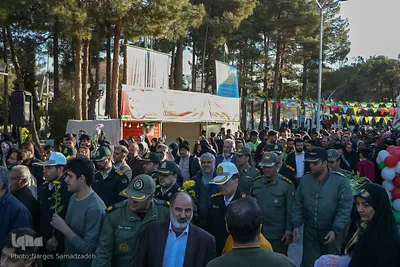 جشن مبعث و گلباران مزار شهدای انقلاب در گلستان شهدای اصفهان