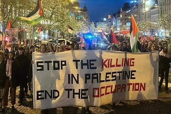 Manifestantes na capital tcheca atacam ataque israelense em Rafah, em Gaza