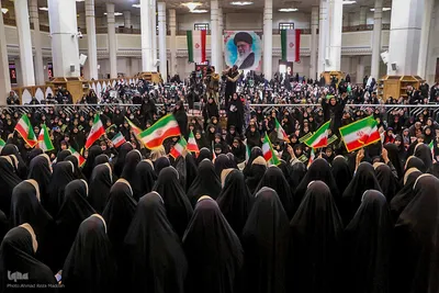 اجتماع بانوان «میثاق انقلابی» در حرم شاهچراغ (ع)