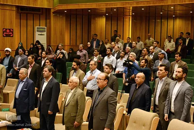 از سمت راست ضا پوستچی مدیرکل زندان‌های خوزستان، سید اسدالله جولایی مدیرعامل ستاد دیه کشور و جمال عالمی نیسی معاون توسعه مدیریت و منابع انسانی استانداری خوزستان