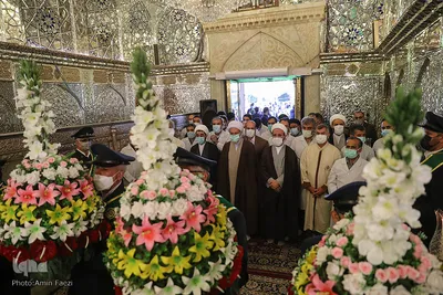 آیین گلابشویی و گل‌آرایی مضجع شریف حضرت احمدبن موسی(ع) به‌مناسبت ولادت باسعادت حضرت زینب(س)