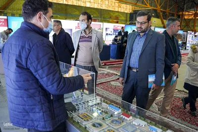 بازدید جمعی از جهادگران جهاددانشگاهی فارس از «دستاوردهای صنعت هسته‌ای»‎