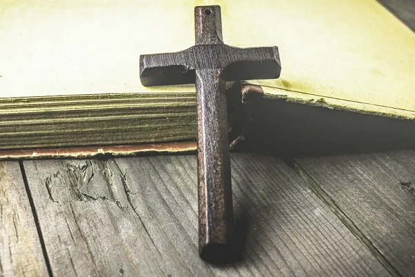 موج انتقادات به ساخت کلیسای ملی در غنا/ دولت فقرا را دریابد