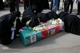 استقبال از پیکر شهید «نسیم افغانی» در فرودگاه شهید هاشمی نژاد مشهد