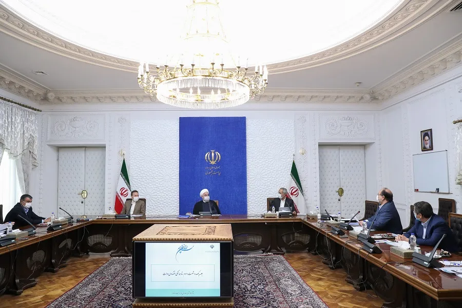 دولت تلاش می‌کند کشور در حوزه‌های راهبردی دچار مضیقه نشود