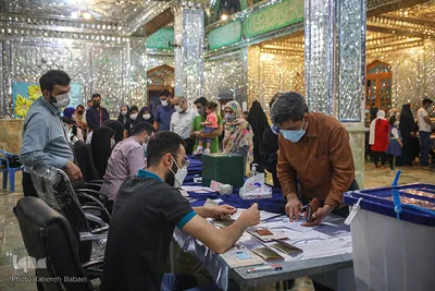 ساعات پایانی انتخابات۱۴۰۰ در حرم امام زاده حسن(ع)
