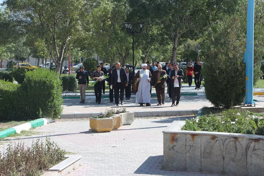 ادای احترام دانشگاهیان پیام نور اردبیل به مقام شامخ شهدا