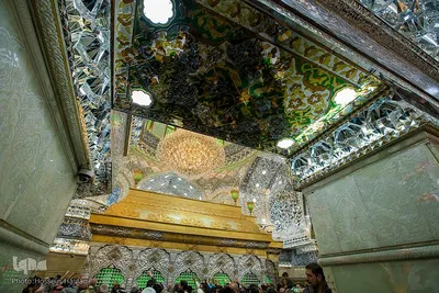 مراسم تحویل سال نو در حرم امام حسین(ع)