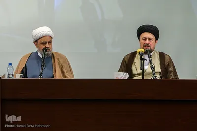 ادای احترام مهمانان کنفرانس وحدت به امام راحل