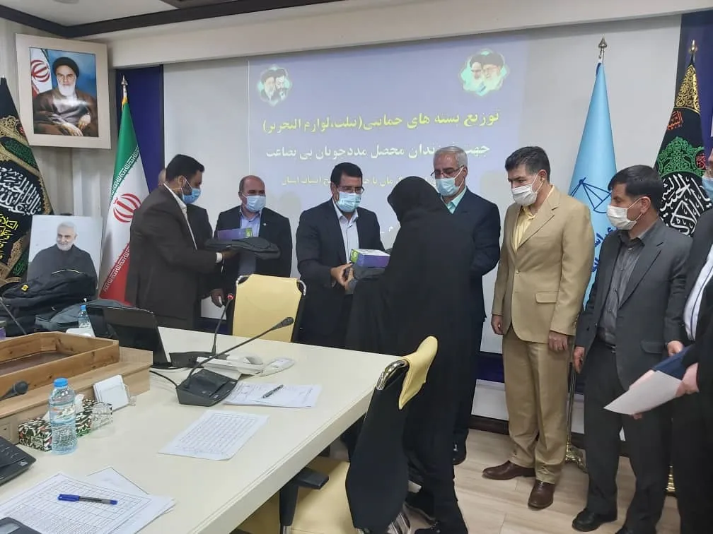 اهدای تبلت به فرزندان محصل مددجویان زندانی در کرمان