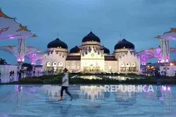 Kewajiban Penyiaran Azan dari Channel TV Aceh Indonesia