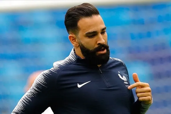 Fransız futbolcudan Macron'un İslam karşıtı tutumuna tepki