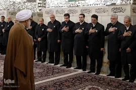 غبارروبی ضریح مطهر حضرت رضا(علیه‌السلام)