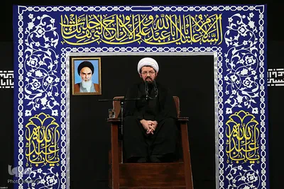 مراسم عزاداری شب عاشورا با حضور رهبر معظم انقلاب