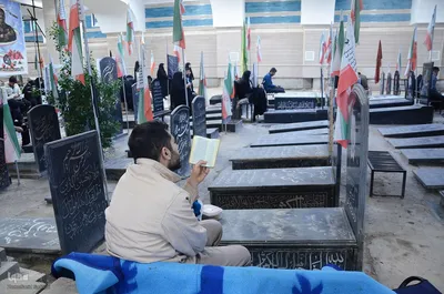 مراسم دعای عرفه در گلزارشهدای وادی رحمت تبریز