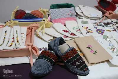 نمایشگاه صنایع‌دستی در باغ اکبریه بیرجند