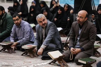 مراسم نثار تاج گل و تجدید بیعت جامعه قرآنی با آرمان‌های امام خمینی(ره) و مقام معظم رهبری