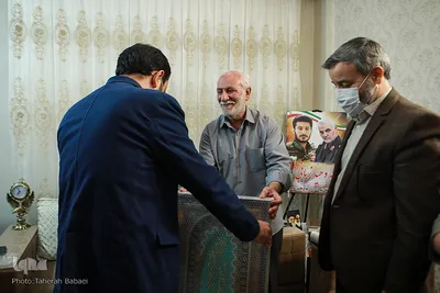 دیدار جامعه قرآنی با خانواده شهید وحید زمانی‌نیا