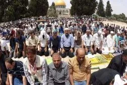 Gerusalemme, 100.000 palestinesi pregano a al-Aqsa