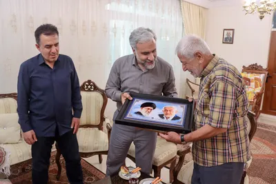 دیدار شهردار تبریز با خانواده شهدا