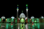 Fahne auf Kuppel der Dschamkarān-Moschee durch eine schwarze Trauerflagge ersetzt