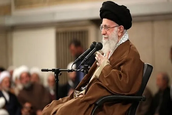 قائد الثورة:  أفضل عمل يقوم به الإنسان في شهر رجب هو الاستغفار