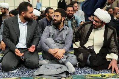 دیدار جمعی از شاعران و اهالی فرهنگ و ادب فارسی با ر هبر معظم انقلاب