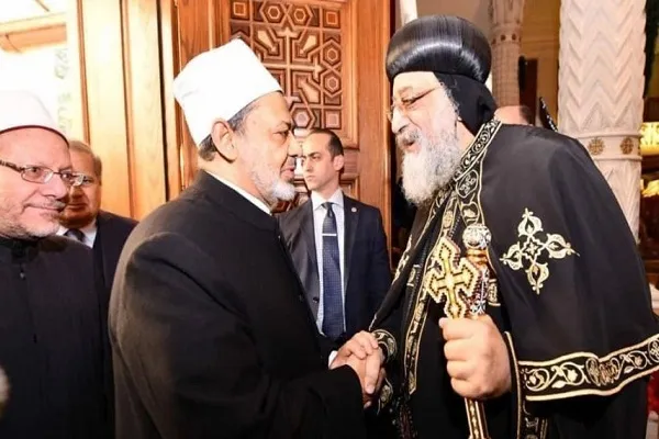 شيخ الأزهر للبابا تواضروس: القرآن أثنى عليكم وأوصانا بالمحبة
