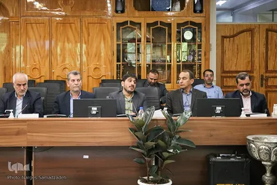 نشست ستاد انتخابات اصفهان پیش از آغاز رأی‌گیری