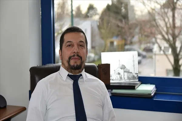ضغوط على مؤسسات بفرنسا رفضت ميثاق 