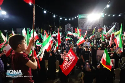 زنجیره مردمی حمایت از عفاف و حجاب در میدان شهدای اصفهان