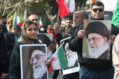 راهپیمایی شیرازی ها بر علیه اغتشاشگران