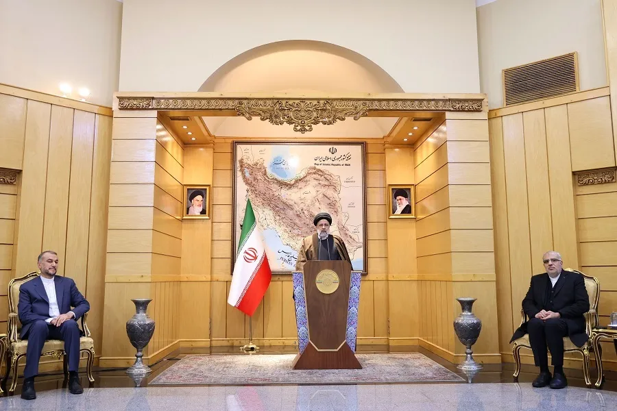 ۲۰ تفاهمنامه در حضور دو رئیس جمهور به امضای مقامات ایران و چین رسید