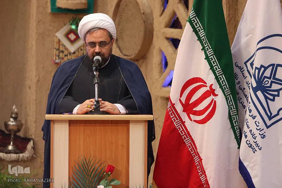 لزوم بهره‌گیری از عنصر هنر جهت پیشبرد اهداف انقلاب اسلامی