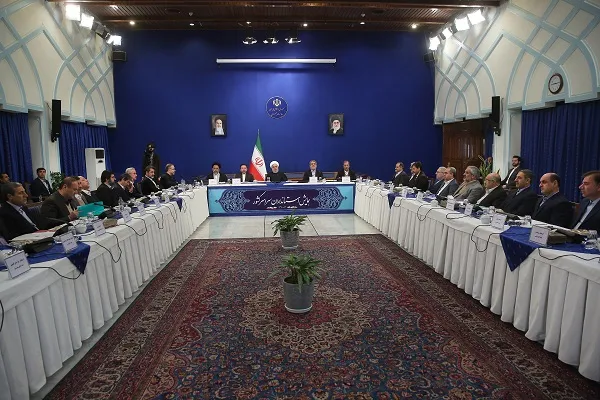 ضرورت تقویت ارتباط با مردم، نخبگان و جوانان/ به کمک خانواده‌های آسیب‌دیده حوادث اخیر بشتابید