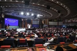 伊玛目哈梅内伊致力于加强伊斯兰民族的团结，抵制霸权主义势力