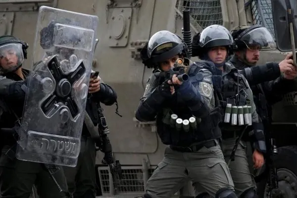حمله صهیونیست‌ها به نمازگزاران فلسطینی در شیخ جراح