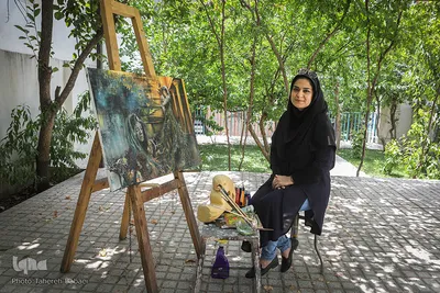 عطیه شمس، دانشجوی کارشناسی ارشد نقاشی دانشگاه الزهرا، مهندس شیمی و مسئول فنی شرکت صدف تجارت غرب 