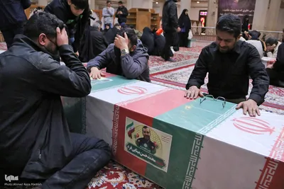 وداع با ۱۲ شهید جنگ رمضان استان فارس در حرم شاهچراغ(ع)