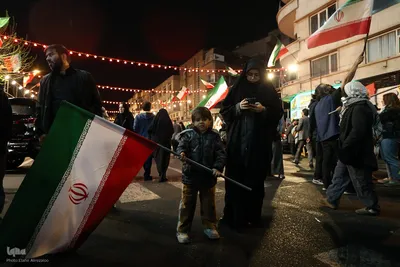 پای کار انقلاب