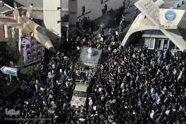 مراسم تشییع پیکر مطهر شهید مدافع حرم «جواد الله‌کرم» در محله مهرآباد جنوبی