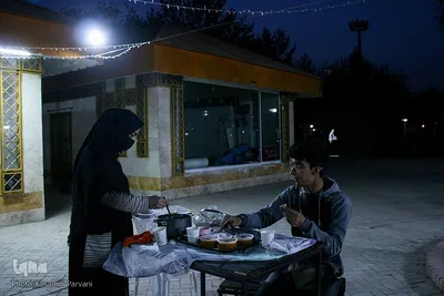 سفره های ساده افطار ـ پارک حجاب مشهد
