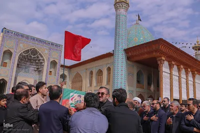 آیین تشییع دانش‌آموز شهید «علی حق‌شناس» در حرم شاهچراغ(ع)