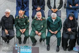 مراسم وداع با پیکر شهدای مدافع حرم در میدان امام حسین(ع)